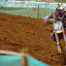 开云-Uzi巅峰对决，塔图姆与30激战湖人分钟，连败胜负难料！